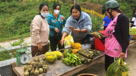 Chợ phiên nông sản độc đáo vùng cao ở Khánh Hòa (30/11/2024)
