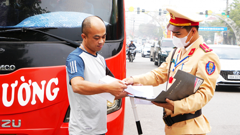 Vĩnh Phúc tăng cường xử lý vi phạm trong kinh doanh vận tải, chở hành khách (16/12/2024)