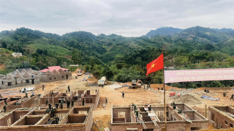 Đẩy nhanh tiến độ thi công bản tái định cư Tà Han (Bắc Kạn) (8/12/2024)