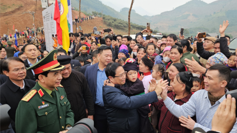 Thủ tướng: Xây dựng thôn làng Nủ thành làng kiểu mẫu, làng hạnh phúc (22/12/2024)
