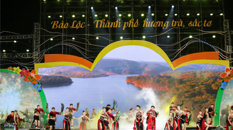 Lâm Đồng quảng bá hương trà, sắc tơ đến với du khách (15/12/2024)