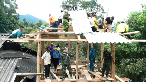Lực lượng vũ trang góp phần thay đổi diện mạo nông thôn mới miền núi (17/12/2024)