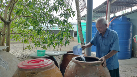 Cà Mau: Người dân Biển Bạch lo tái diễn cảnh “mua nước mùa khô” (18/12/2024)