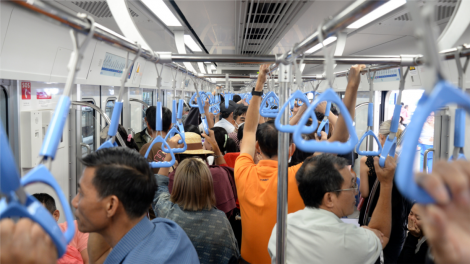 Metro 1 TPHCM vẫn đông đúc trong ngày thứ ba hoạt động, kể cả lúc thấp điểm (24/12/2024)