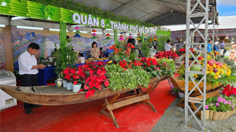 Đà Lạt mở phiên chợ rau – hoa quảng bá và xúc tiến thương mại (6/12/2024)