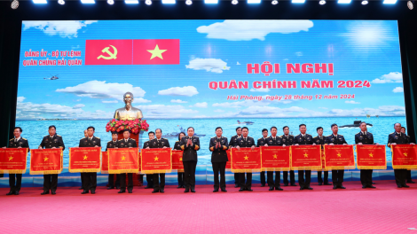 Quân chủng Hải quân nâng cao sẵn sàng chiến đấu, bảo vệ vững chắc chủ quyền biển đảo (28/12/2024)