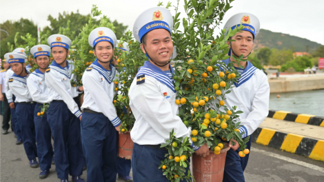 Mang Xuân sớm đến với Trường Sa (27/12/2024)
