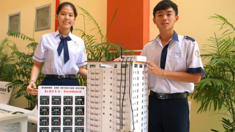 Mô hình “Hệ thống cảnh báo, dò tìm người mắc kẹt trong các vụ cháy chung cư” của 2 học sinh ở Sóc Trăng (16/12/2024)