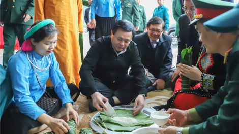 Uỷ viên Bộ Chính trị Nguyễn Xuân Thắng thăm và tặng quà Tết huyện miền núi Tiên Yên (Quảng Ninh) (01/02/2024)