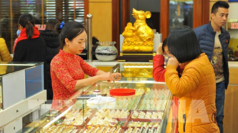 THỜI SỰ 12H TRƯA 19/2/2024: Thị trường ngày vía Thần tài sôi động. Đáng chú ý, giá vàng sáng nay ở thị trường trong nước bất ngờ giảm mạnh dù giá vàng thế giới đi lên.