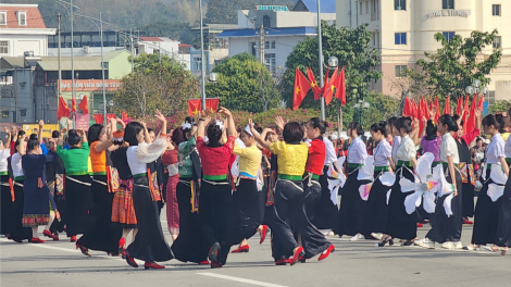 Sơn La: Rộn rã “ Hội xuân dâng Bác” (13/02/2024)