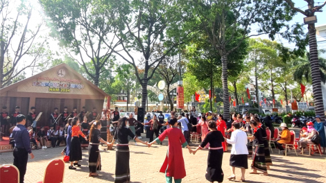 Đắk Lắk: Sôi nổi các hoạt động văn hóa nghệ thuật chào xuân Giáp Thìn (4/2/2024)