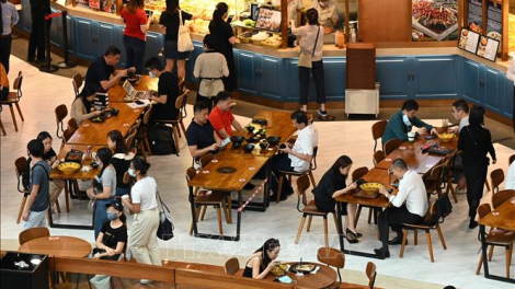 Các nhà hàng Singapore giảm giá nhằm thu hút khách trong dịp Tết Nguyên Đán (4/2/2024)