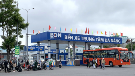 Bến xe Trung tâm đông đúc, nhộn nhịp đón người dân trở lại Đà Nẵng sau Tết (14/2/2024)