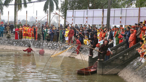 Lễ hội đền Trần 2024: Lễ "Rước Nước, tế Cá" - nhắc nhớ truyền thống tổ tiên nhà Trần (21/02/2024)