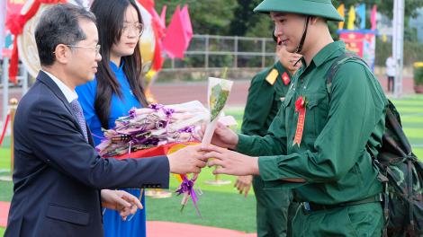 Miền Trung: Hàng ngàn thanh niên lên đường nhập ngũ (25/2/2024)
