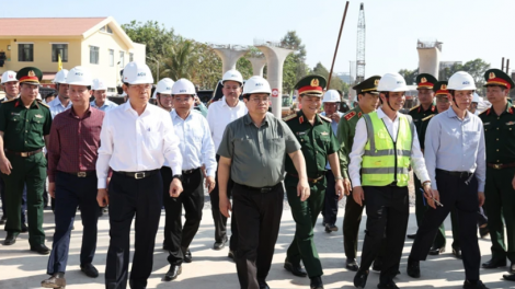 “Bàn làm không bàn lùi” và thông điệp từ những chuyến đi xuyên tết của Thủ tướng (15/2/2024)