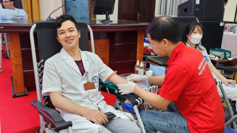 Hàng trăm cán bộ, nhân viên y tế hiến máu dịp kỷ niệm ngày Thầy thuốc Việt Nam (23/02/2024)
