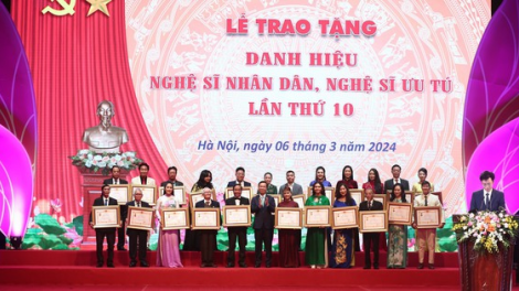 THỜI SỰ 12H TRƯA 6/3/2024: Các nghệ sĩ nhân dân, nghệ sĩ ưu tú thực sự là “vốn quý của đất nước” trong lĩnh vực văn hóa, nghệ thuật.