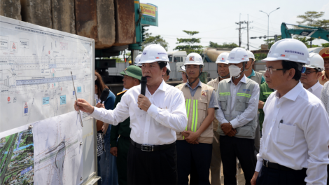 Bí thư Thành ủy TP.HCM kiểm tra dự án nút giao Nguyễn Văn Linh – Nguyễn Hữu Thọ (12/3/2024)