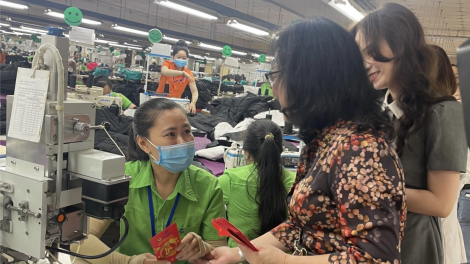 Nhiều nhà máy ở TP.HCM tất bật đơn hàng, công nhân vui mừng tăng ca (02/3/2024)