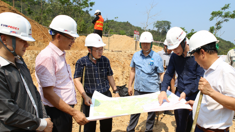 Nỗ lực đẩy nhanh tiến độ các đường dây truyền tải nhập khâu điện từ Lào để tăng nguồn cung ứng điện miền Bắc cao điểm mùa khô (17/04/2024)