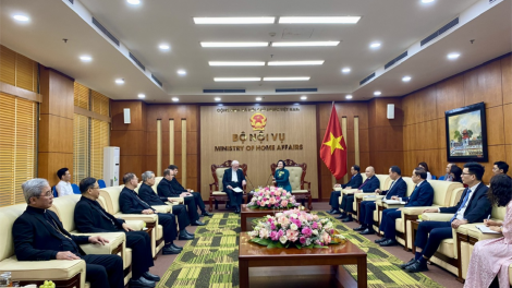 Bộ trưởng Bộ Nội vụ Phạm Thị Thanh Trà tiếp Bộ trưởng Ngoại giao Tòa thánh Vatican. (10/04/2024)