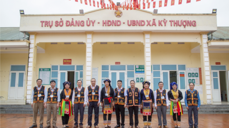 Nét đẹp trang phục của người Dao nơi công sở, trường học vùng cao Kỳ Thượng-Quảng Ninh (21/4/2024)