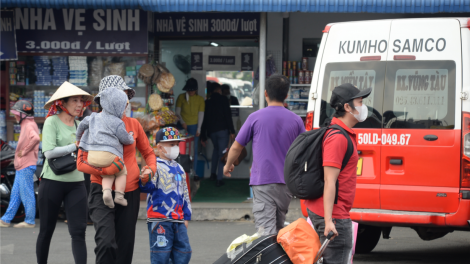 TP.HCM sẵn sàng tàu xe phục vụ hành khách dịp lễ (26/4/2024)