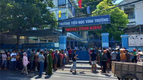 THỜI SỰ 18H CHIỀU 5/4/2024: Hàng chục học sinh tại TP Nha Trang (Khánh Hòa) nhập viện với các triệu chứng nghi ngộ độc thực phẩm, trong đó, có một học sinh lớp 5 tử vong chưa rõ nguyên nhân.