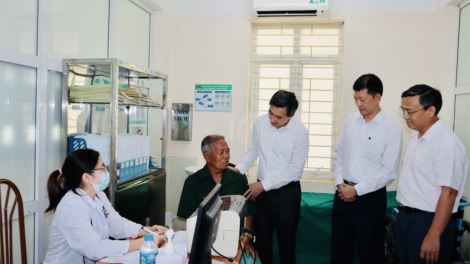 Chuyển giao kỹ thuật cho Bệnh viện Điện Biên và khám bệnh miễn phí cho 1000 người (20/04/2024)