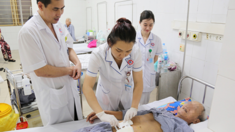 Quảng Ninh: Đau bụng đi khám, phát hiện mảnh xương xuyên thủng ruột (02/05/2024)