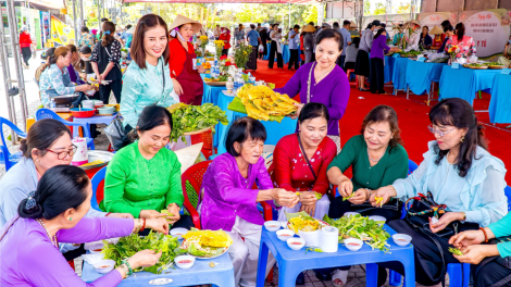 Cà Mau: Sôi nổi hội thi làm bánh xèo (03/05/2024)