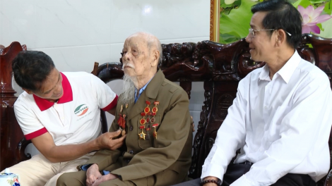 Cựu chiến binh Điện Biên Phủ kể chuyện kéo pháo nghi binh (04/5/2024)