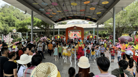 Các điểm tham quan, du lịch nườm nượp khách trong ngày nghỉ cuối cùng (1/5/2024)