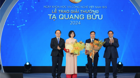 Giải thưởng Tạ Quang Bửu năm 2024 vinh danh hai nhà khoa học ngành Vật lý và Môi trường (15/5/2024)