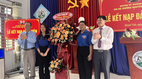 Những đảng viên tuổi 18 (16/5/2024)