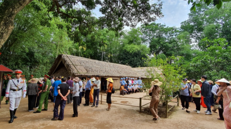Tháng 5 về thăm quê Bác (15/5/2024)