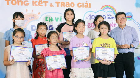 Gần 10.000 bức tranh tham dự cuộc thi 'Em vẽ dũng sĩ tiêm ngừa cùng VNVC (1/6/2024)