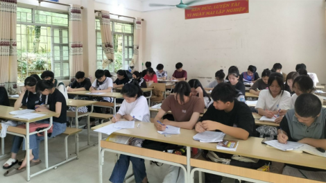 Cao Bằng: Tạo điều kiện thuận lợi nhất cho thí sinh DTTS có hoàn cảnh khó khăn, thí sinh ở xa dự thi tốt nghiệp THPT 2024 (22/6/2024)