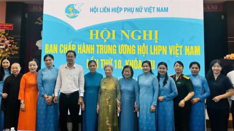 Tăng cường tập hợp phụ nữ trên không gian mạng (13/6/2024)