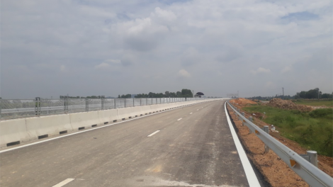 Dự án cao tốc Bắc Nam, đoạn Diễn Châu - Bãi Vọt gấp rút các hạng mục cuối cùng (17/6/2024)