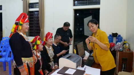 Mô hình "một cửa" không giờ hành chính ở thôn, bản của tỉnh Lào Cai: Chính quyền phục vụ, nhân dân hưởng lợi (18/06/2024)