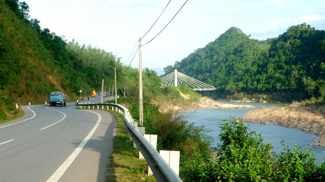Cung đường Việt Nam – Đường quốc lộ 9 đi cửa khẩu Lao Bảo