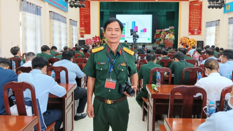 Anh bộ đội say mê làm báo ở Tiền Giang (18/6/2024)