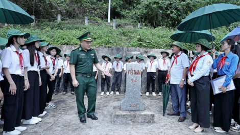 Giáo dục tình yêu Tổ quốc qua "Tiết học biên cương" (12/6/2024)