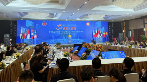 Hải quan các nước ASEAN hướng tới hoàn thành mục tiêu tạo thuận lợi hơn nữa cho thị trường hàng hóa và cơ sở sản xuất chung (04/06/2024)