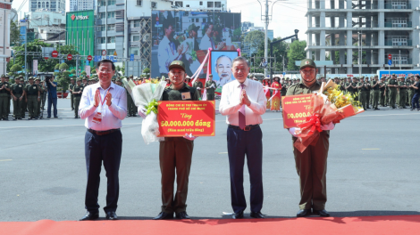 THỜI SỰ 12H TRƯA 1/7/2024: Chủ tịch nước Tô Lâm dự lễ ra mắt lực lượng tham gia bảo vệ an ninh trật tự ở cơ sở tại Thành phố Hồ Chí Minh.