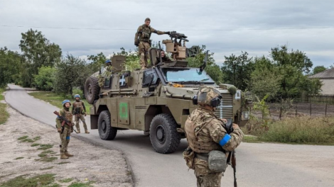 Australia đặt mua thêm xe bọc thép Bushmaster (16/07/2024)