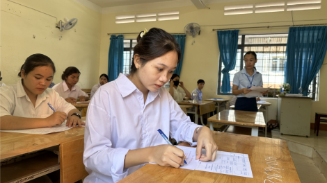 Đắk Lắk lý giải nguyên nhân 3 năm liên tiếp ở nhóm cuối bảng xếp hạng điểm thi tốt nghiệp THPT (17/7/2024)